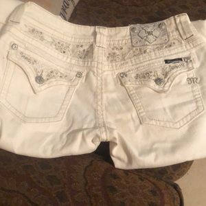 Miss me Capris women’s 30 White with  Bling.